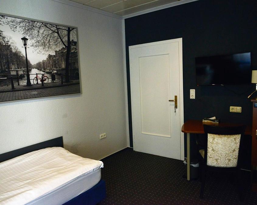 Hotel-Nachtwaechter Унна Экстерьер фото