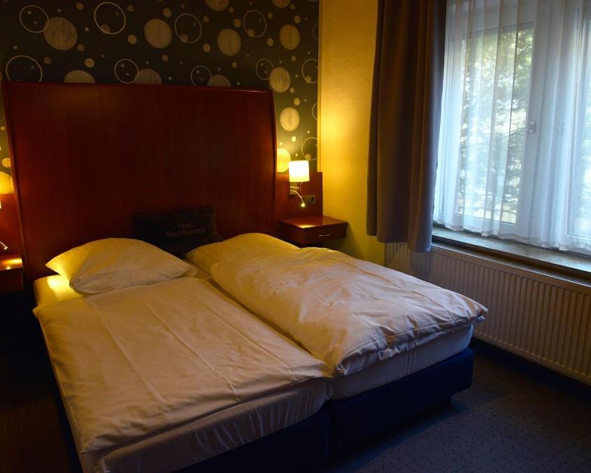 Hotel-Nachtwaechter Унна Экстерьер фото