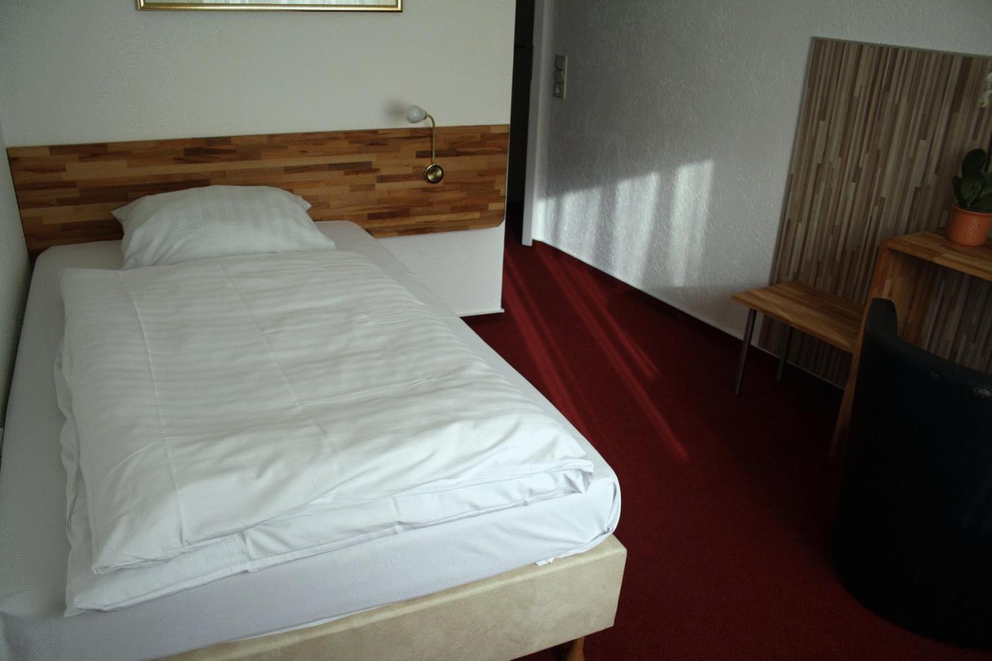 Hotel-Nachtwaechter Унна Экстерьер фото