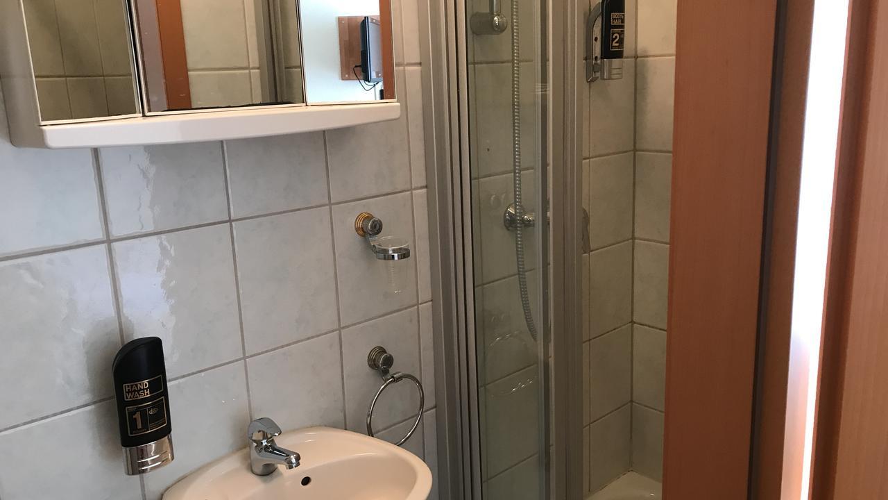 Hotel-Nachtwaechter Унна Экстерьер фото