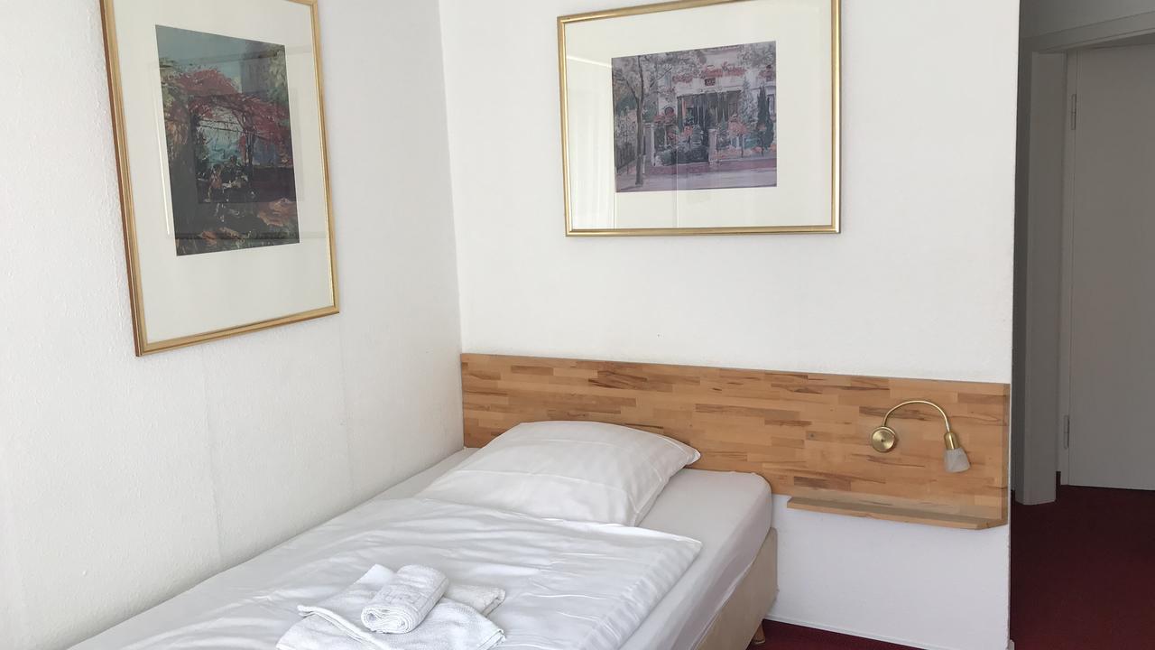 Hotel-Nachtwaechter Унна Экстерьер фото